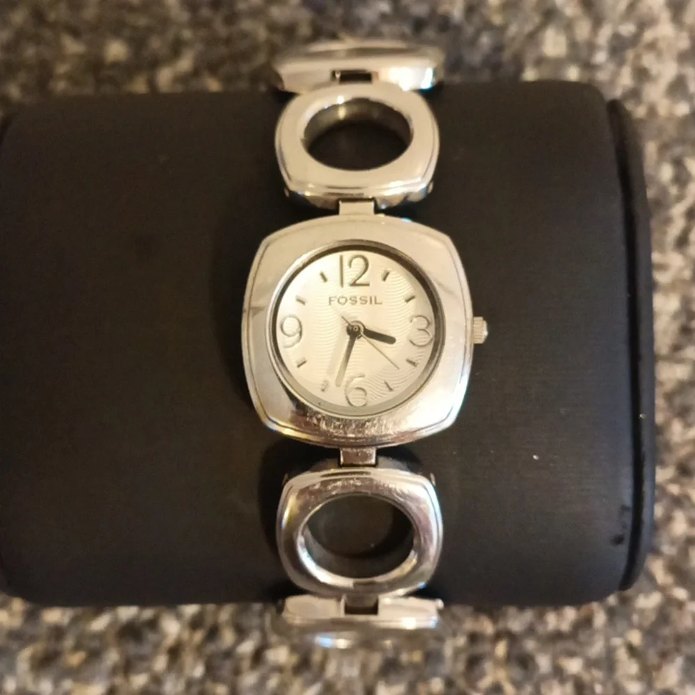 Fossil Silver ES2214 square face white dial bracelet women's watch